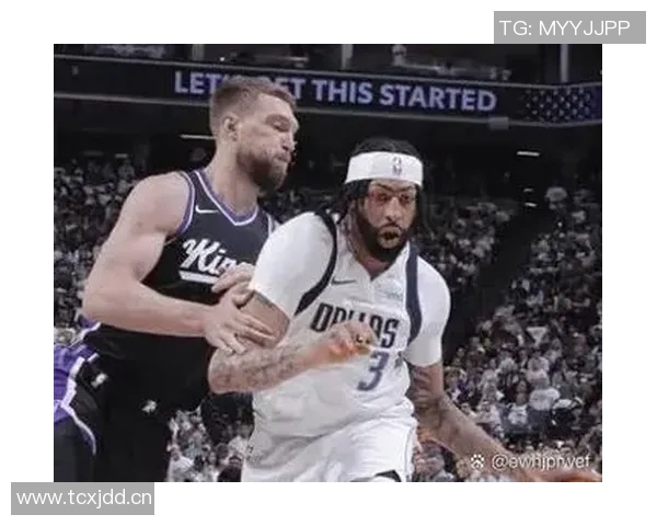 克莱半场神勇表现三分球9中6狂砍23分引发全场惊叹